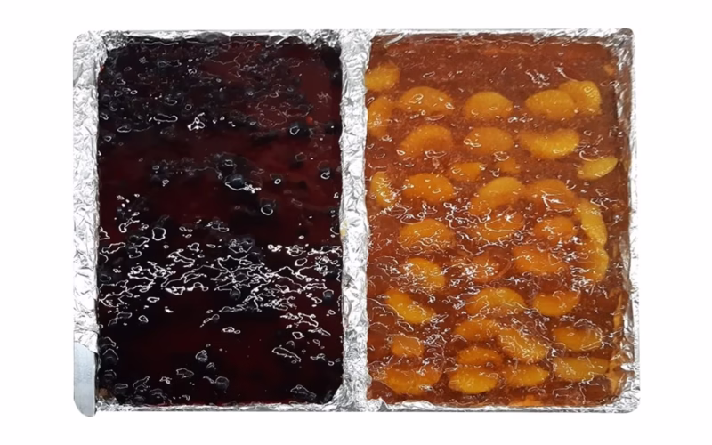 Zamykana blacha cukiernicza do pieczenia ciast - dzielona, dwa ciasta na jednocześnie Zamykana blacha cukiernicza do pieczenia ciast - dzielona, dwa ciasta na jednocześnie